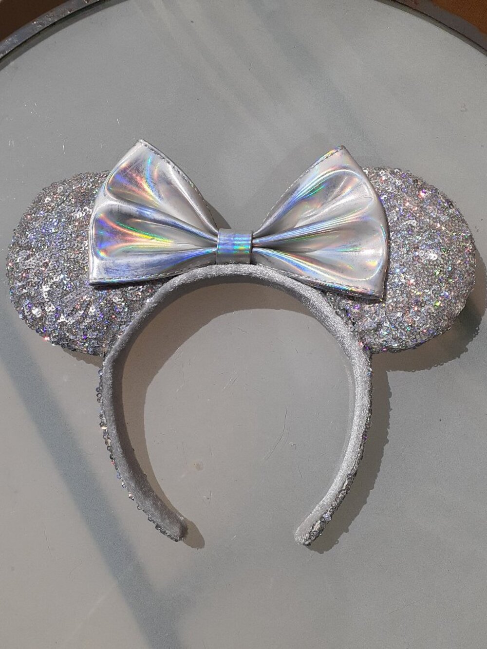Disneyland DisneyWorld Minnie Mouse Magic Mirror Metalic Silver Holographic Ears